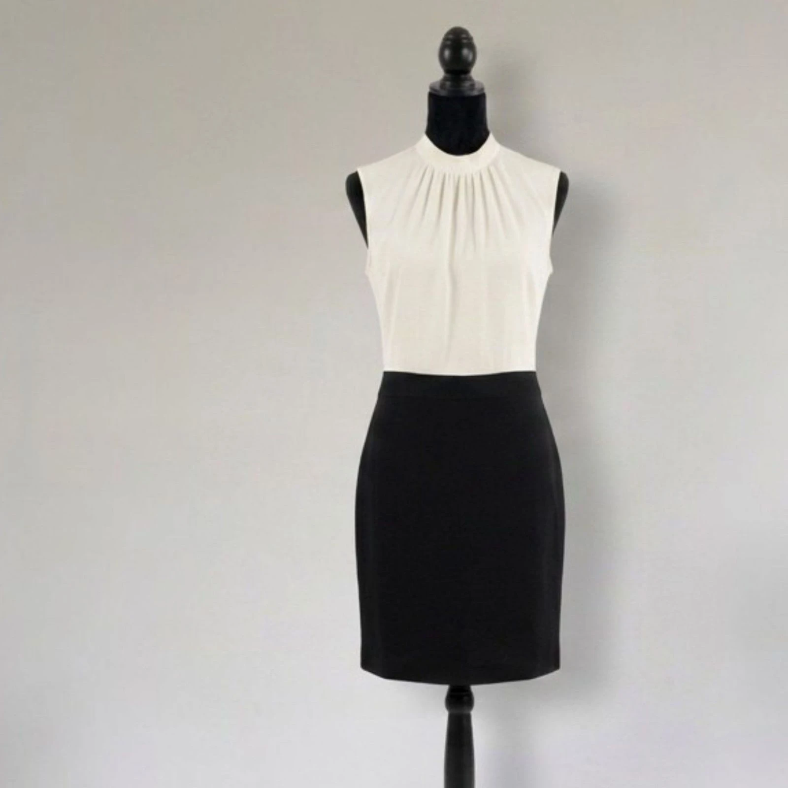 Robe élégante bicolore taille S très bon état